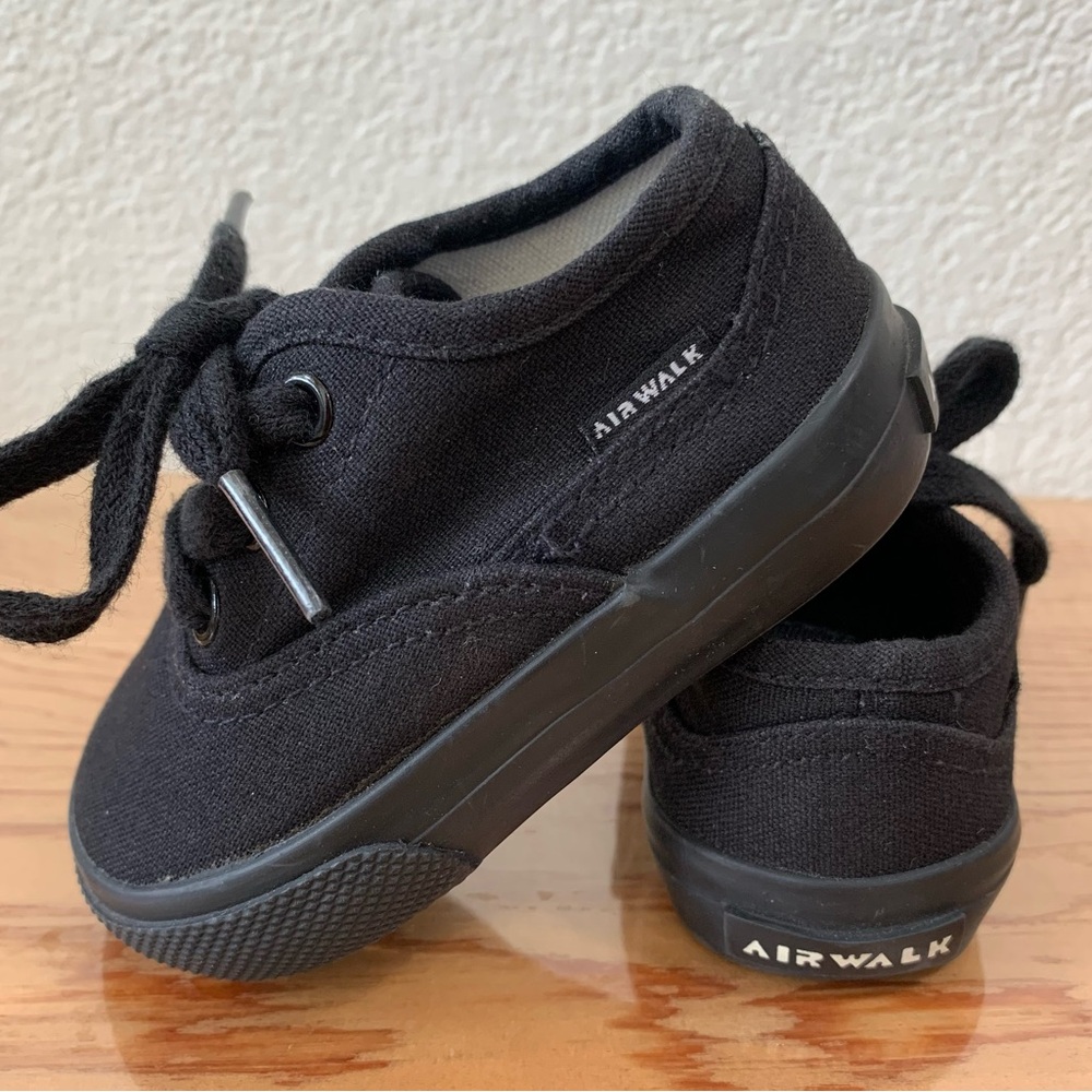 Airwalk Toddler Size 3W Black Canvas Sneakers with White Logo Lace Up